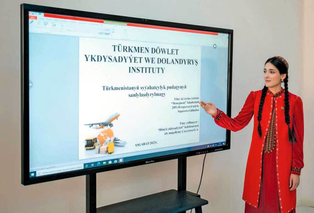 В Туркменистане Гульнабат Сапаровой присуждено звание «Студент года -2023»
