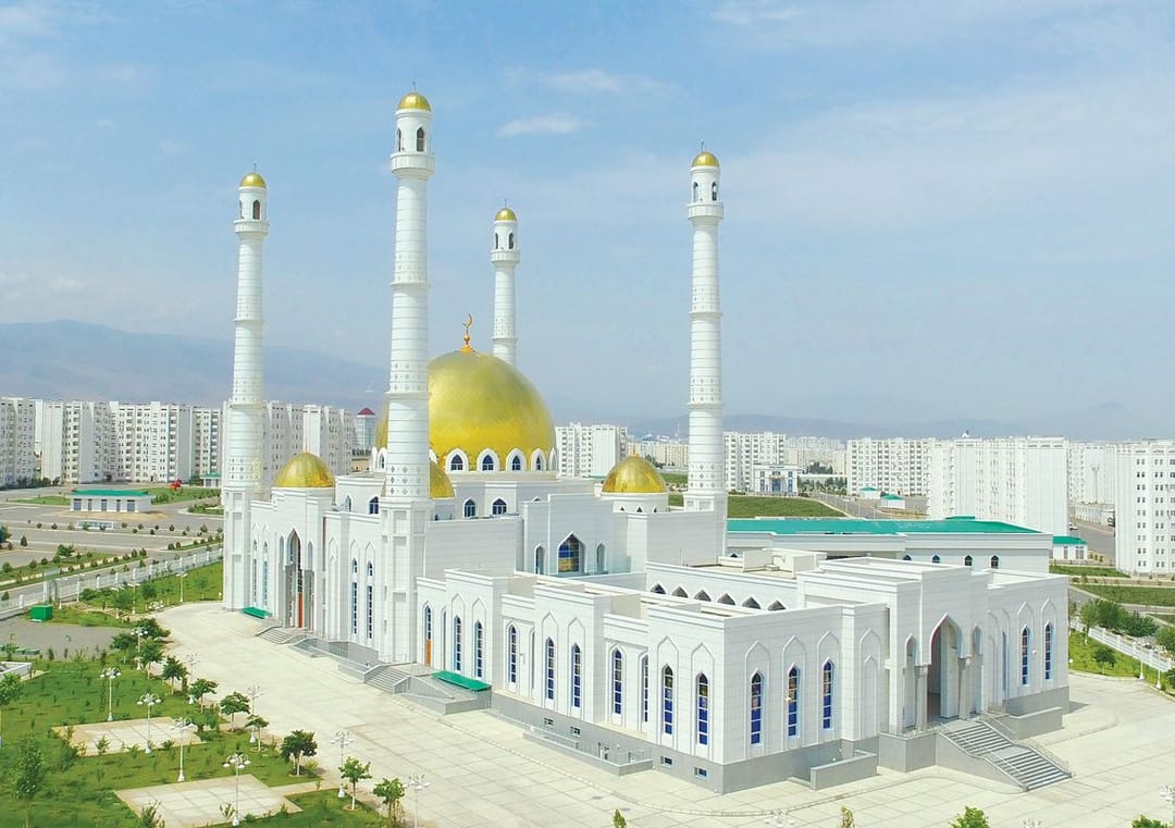 На Turkmenportal доступно к скачиванию расписание приёма пищи во время поста Рамадан