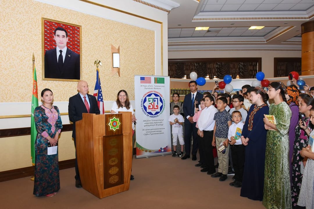 Maryda amerikan ýazyjylary bilen tanyşdyrylyş çäresi geçirildi 