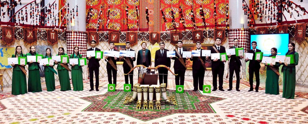 «Parahatçylygyň ýaş çaparlary» akyl-paýhas bäsleşiginiň II möwsüminiň I oýny geçirildi