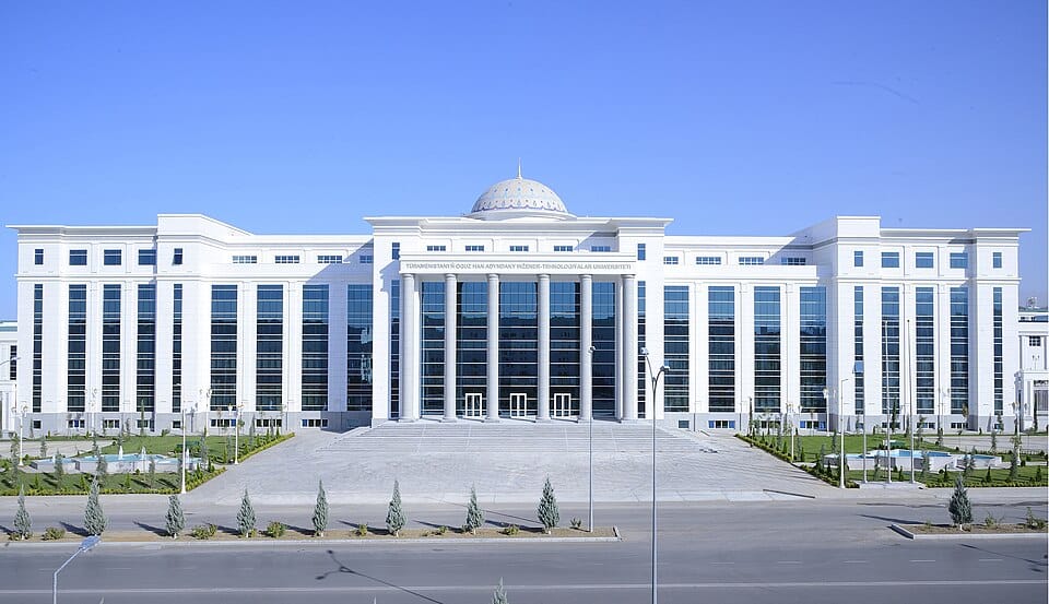 Золотые медали привезли студенты Туркменистана с Всемирного конкурса WSDG 2025