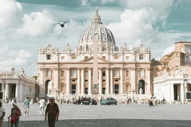 Rim Papasynyň wezipesine mümkin bolan dalaşgärler agzaldy