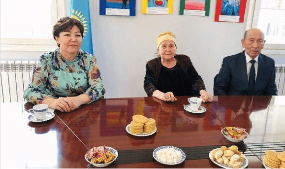 Посол Казахстана в Туркменистане встретился с представителями казахской диаспоры 