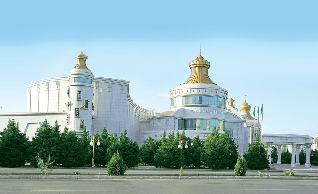 Премьеру спектакля «Заяц-хвастунишка» представит кукольный театр Ашхабада