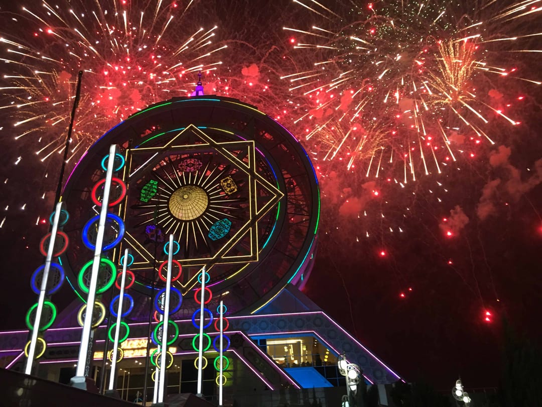 Стало известно время начала салюта в честь открытия нового города Аркадаг