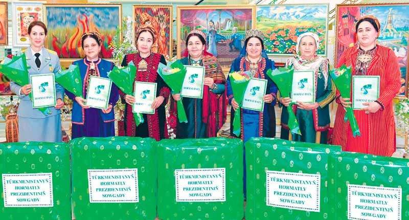 В Туркменистане подведены итоги конкурса «Женщина года»