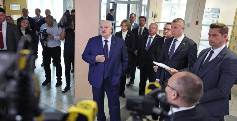 Лукашенко грозит прекратить финансирование «Беларусьфильма» из-за неэффективной работы