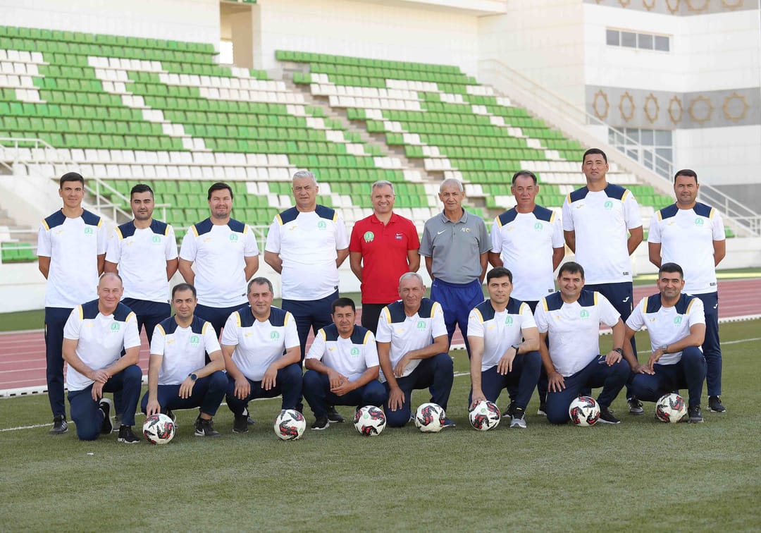 Tälimçileriň PRO derejeli okuwy «Aşgabat» stadionynda dowam etdi