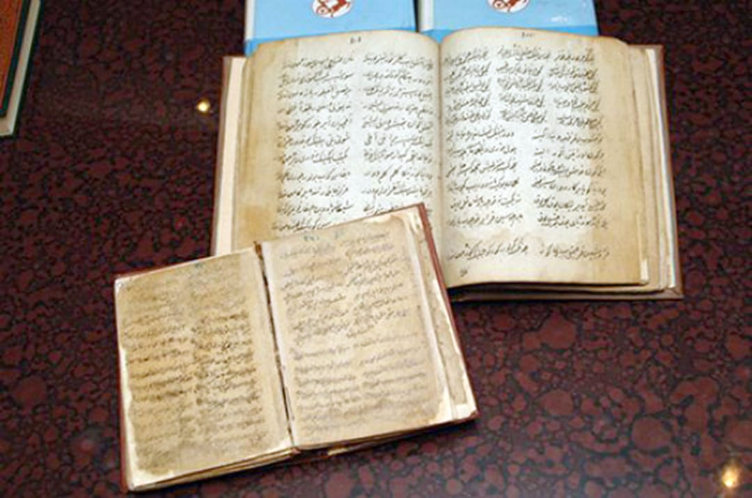 ABŞ-nyň Kongresiniň kitaphanasynyň işgärleri kärdeşlerine litografiýa neşirleri üçin tehniki serişdeleriň ulanylyşyny öwredýärler