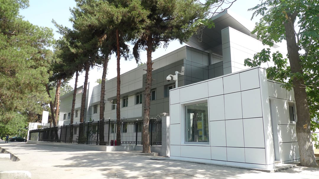 Türkiýäniň Türkmenistandaky ilçihanasy ýertitremesinde ejir çeken ýaşaýjylara kömek bermek üçin hasap açdy