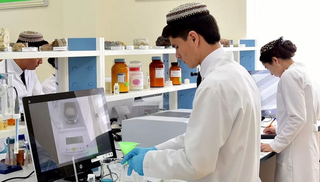 Türkmenistanda şu ýyl aspiranturalara we alymlyk derejelerine dalaşgärleriň sany 38 adam köpeldi