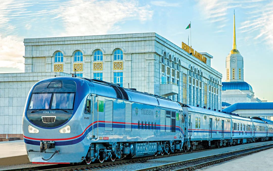 В Туркменистане продлены ограничения на движение пассажирских поездов