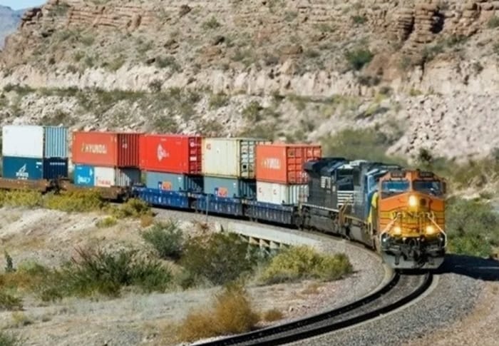 Eýran-Türkmenistan demirgazyk-günorta demir ýol geçelgesinde üstaşyr kuwwatynyň artdyrylmagy teklip edilýär