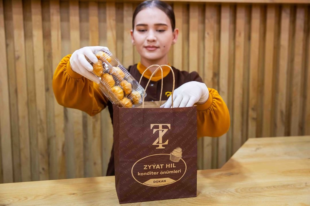 Бесплатная доставка сладостей от Zyýat Hil при заказе от 150 манатов