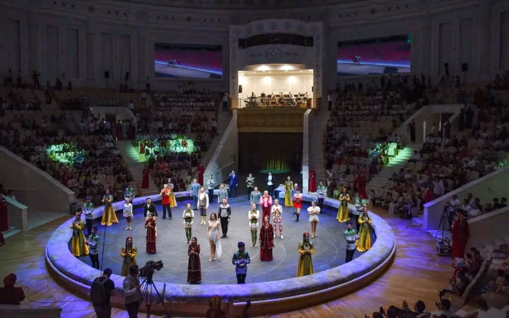 Artists of Russian circuses begin their tour in the northern region of Turkmenistan