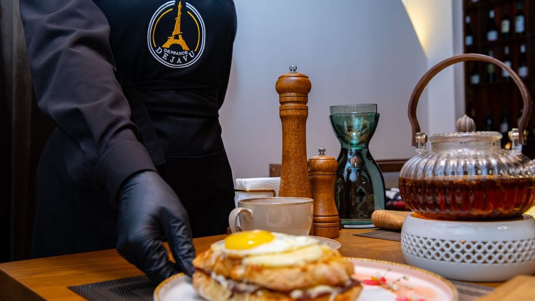 Restaurant Dejavu launched a promotion with a 50% discount on the entire menu in February