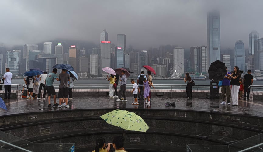 Власти Гонконга объявили наивысшую степень угрозы в связи с экстремальными осадками
