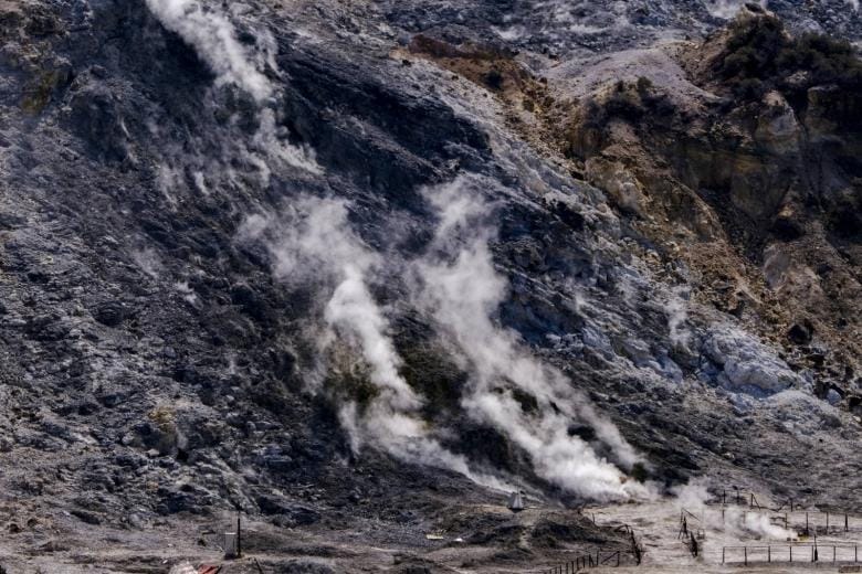 İtalya'daki süper yanardağ uyanmaya hazırlanıyor