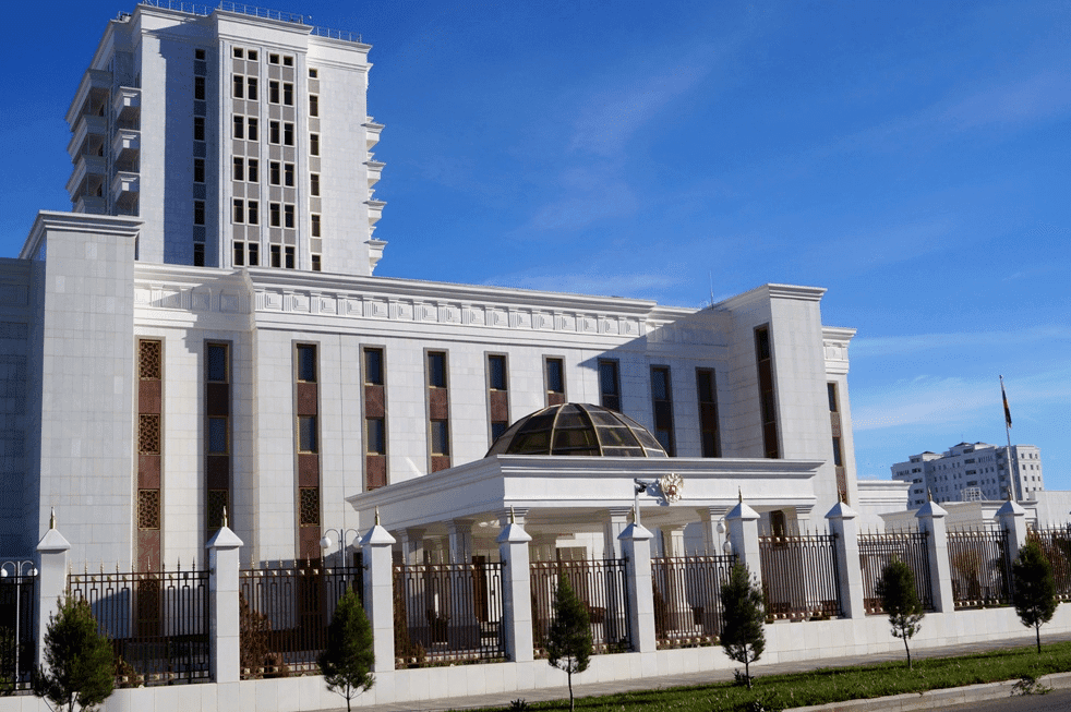 Посольство РФ в Туркменистане организует выездное голосование на выборах в Госдуму