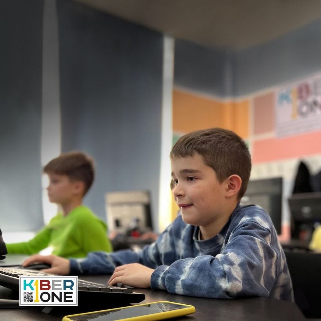 Kiberone в Ашхабаде продолжает набор школьников на курсы программирования и IT-технологий