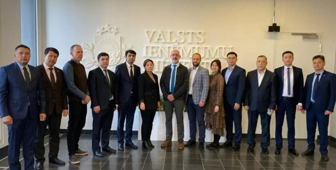 Таможенники Туркменистана побывали в Риге на тренинге по сканированию транспортных средств и грузов 