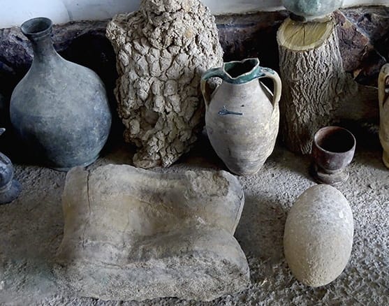 В частной коллекции жителя Лебапа имеется надпяточная кость доисторического животного