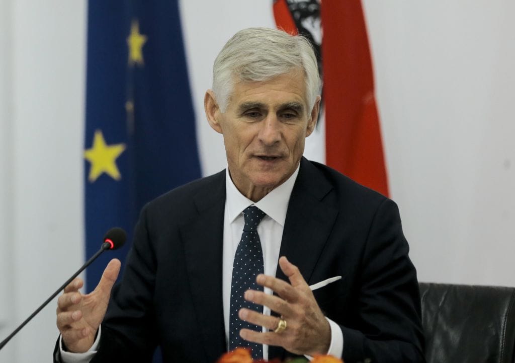 Глава МИД Австрии прибыл с визитом  в Туркменистан