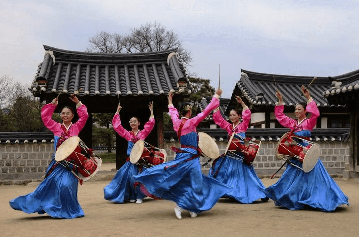 Türkmenistanly talyplar Koreýany öwreniş akademiýasynyň okuwlaryna çagyrylýar