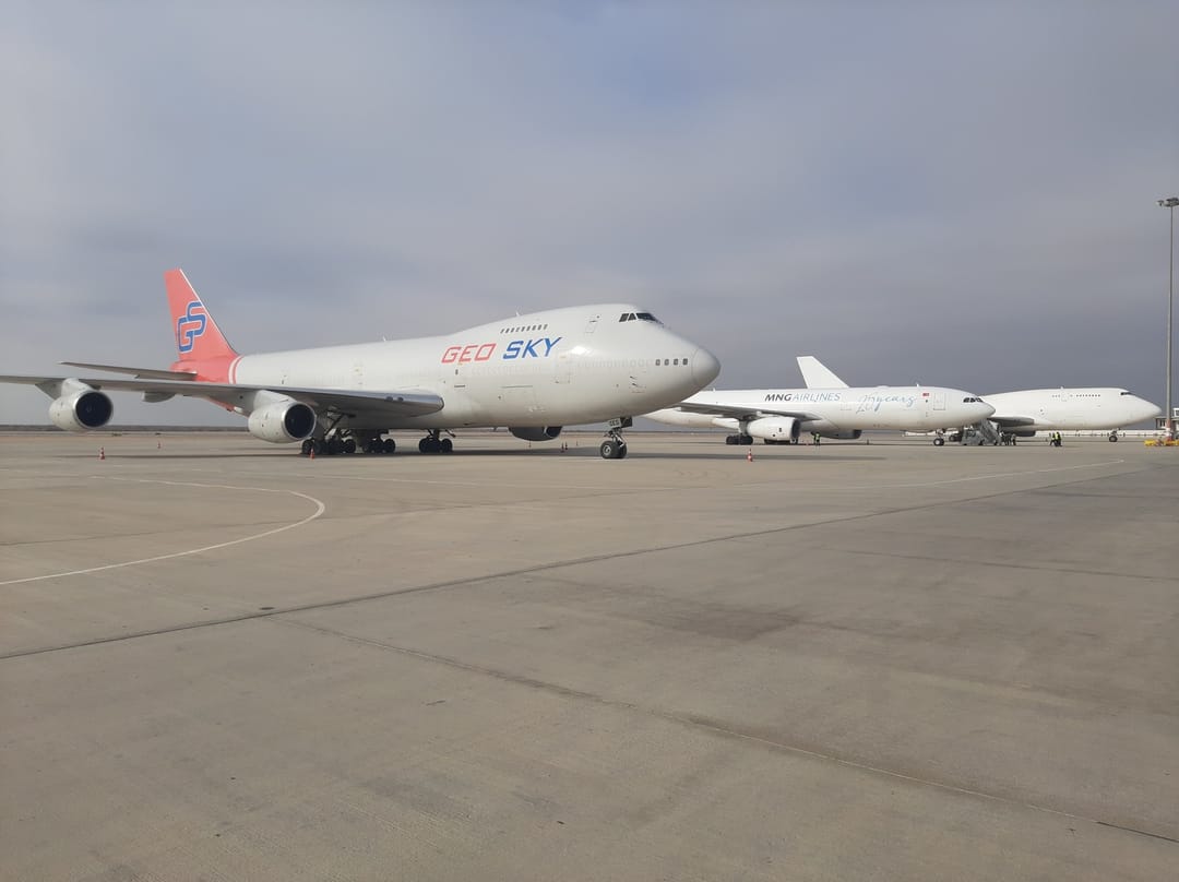 В международном аэропорту Туркменабата совершили техпосадки самолеты иностранных авиакомпаний