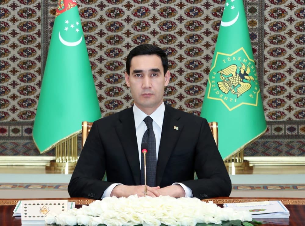 Serdar Berdimuhamedow türkmen diplomatlarynyň gatnaşmagynda giňişleýin Hökümet mejlisini geçirdi