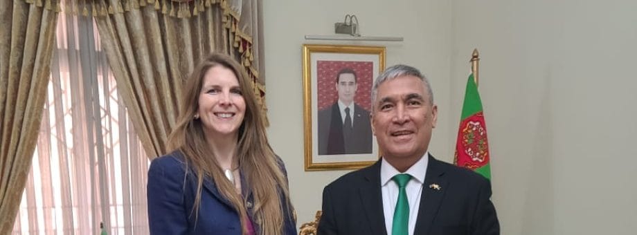 Büyük Britanya’nın Pakistan Büyükelçisi ile Türkmenistan'ın Pakistan Büyükelçiliğinde bir toplantı gerçekleştirildi