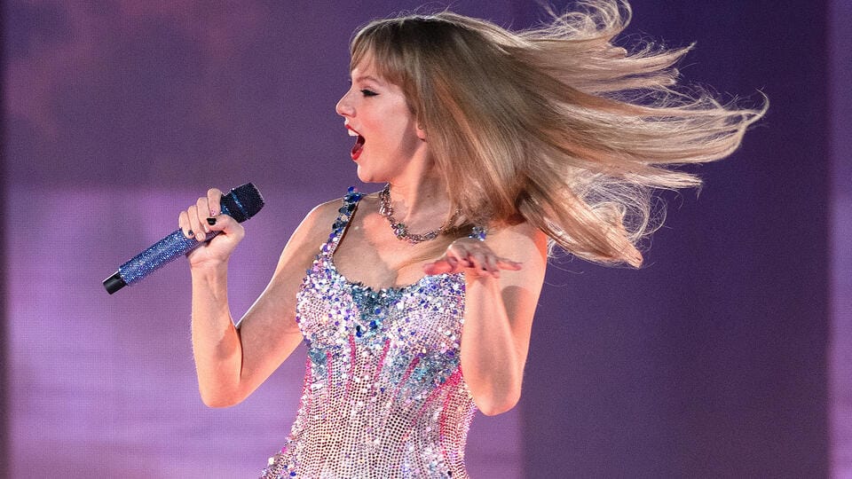 Teýlor Swift aýdymlary iň köp satylýan aýdymçy boldy