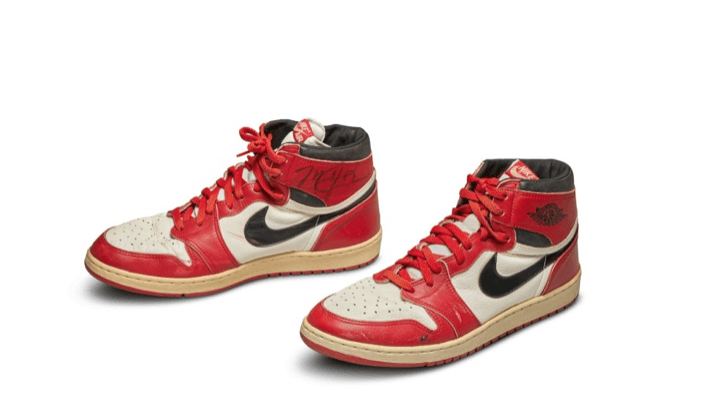 Maýkl Jordanyň sport aýakgaplary bäsleşikli söwdada satylar