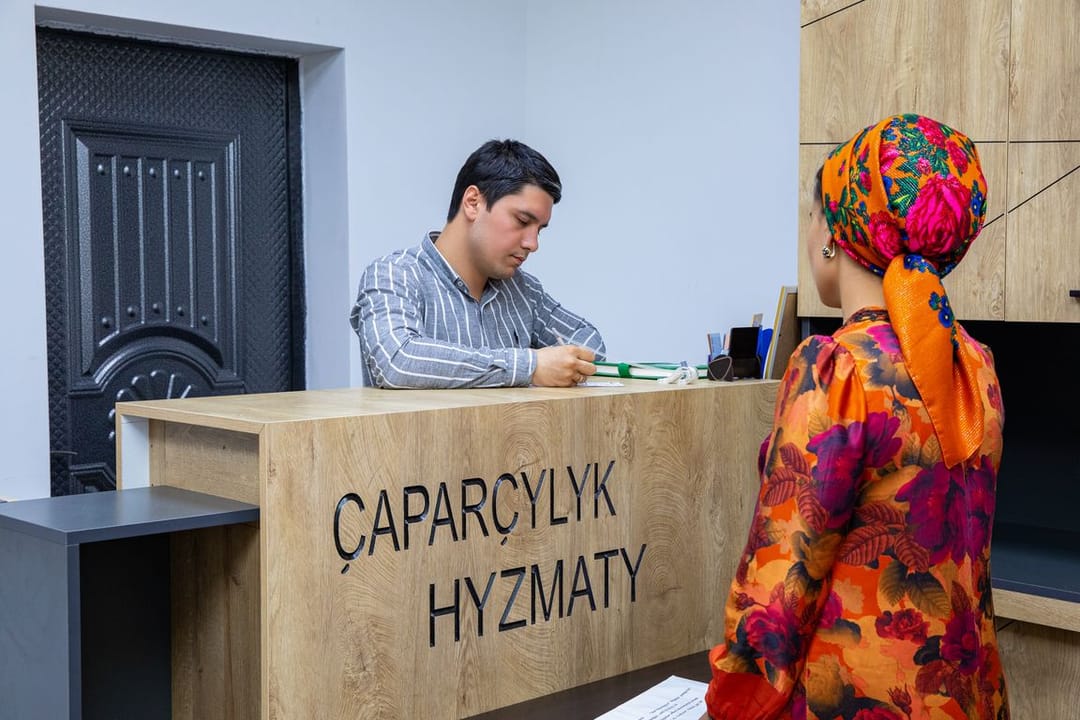 “Turkmenpost” expands courier delivery services