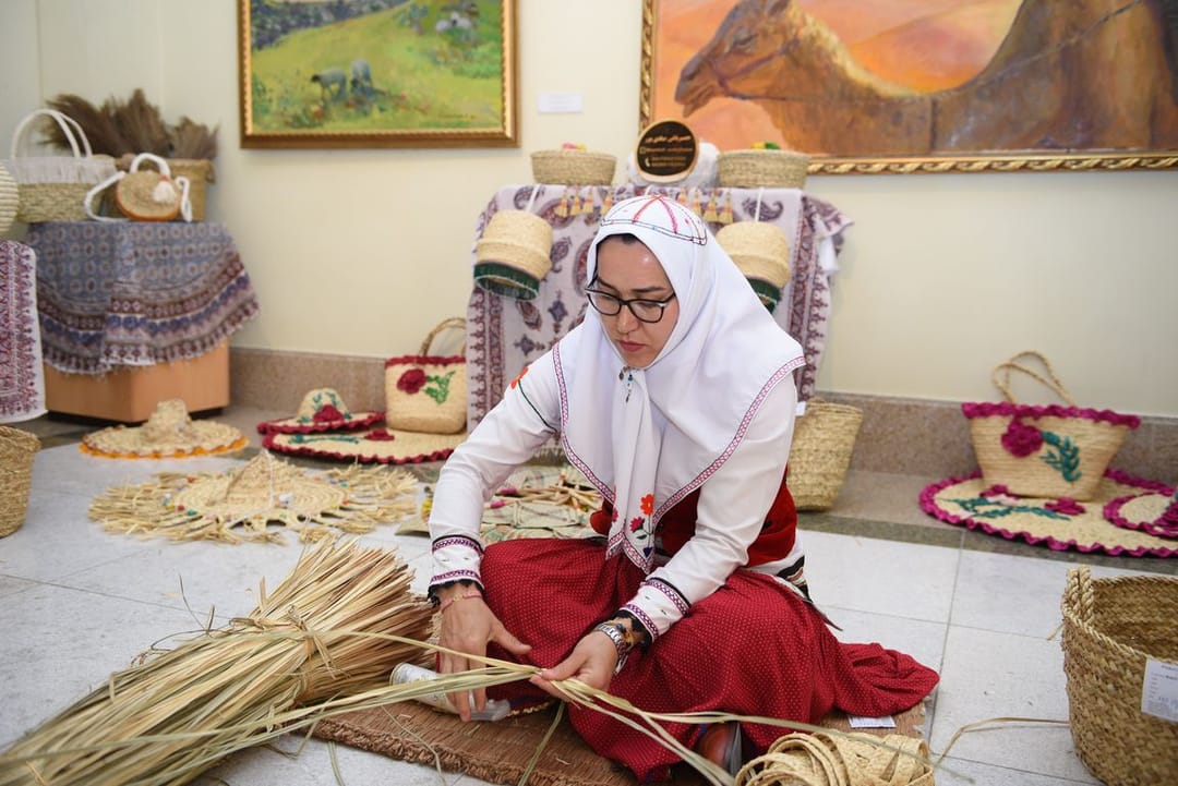 Выставка работ художников и ремесленников Ирана открылась в Ашхабаде