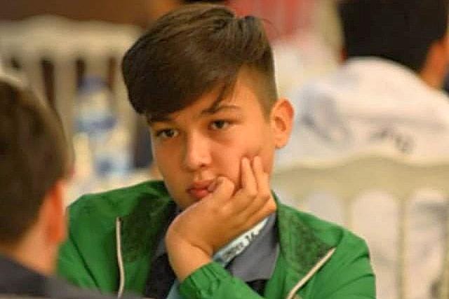 Туркменский шахматист обыграл трёх соперников в сеансе одновременной игры вслепую