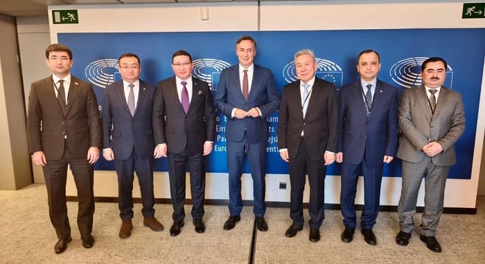 Merkezi Aziýa ýurtlarynyň we Mongoliýanyň ilçileri 2025-nji ýylda AFET-nim başlygy bilen möhüm wakalara taýýarlyk meselesini ara alyp maslahatlaşdylar