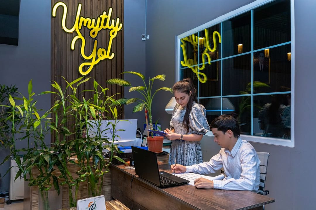 Alpha Home изготавливает на заказ мягкую офисную мебель