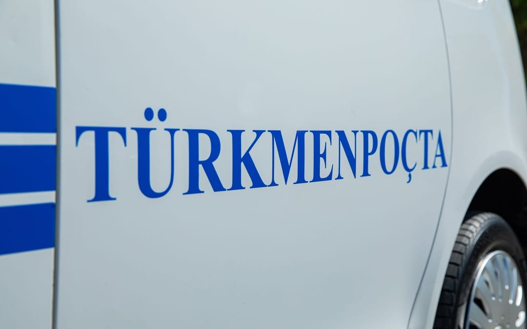 The cargo department of “Turkmenpost” in Mary offers services for sending and receiving cargo