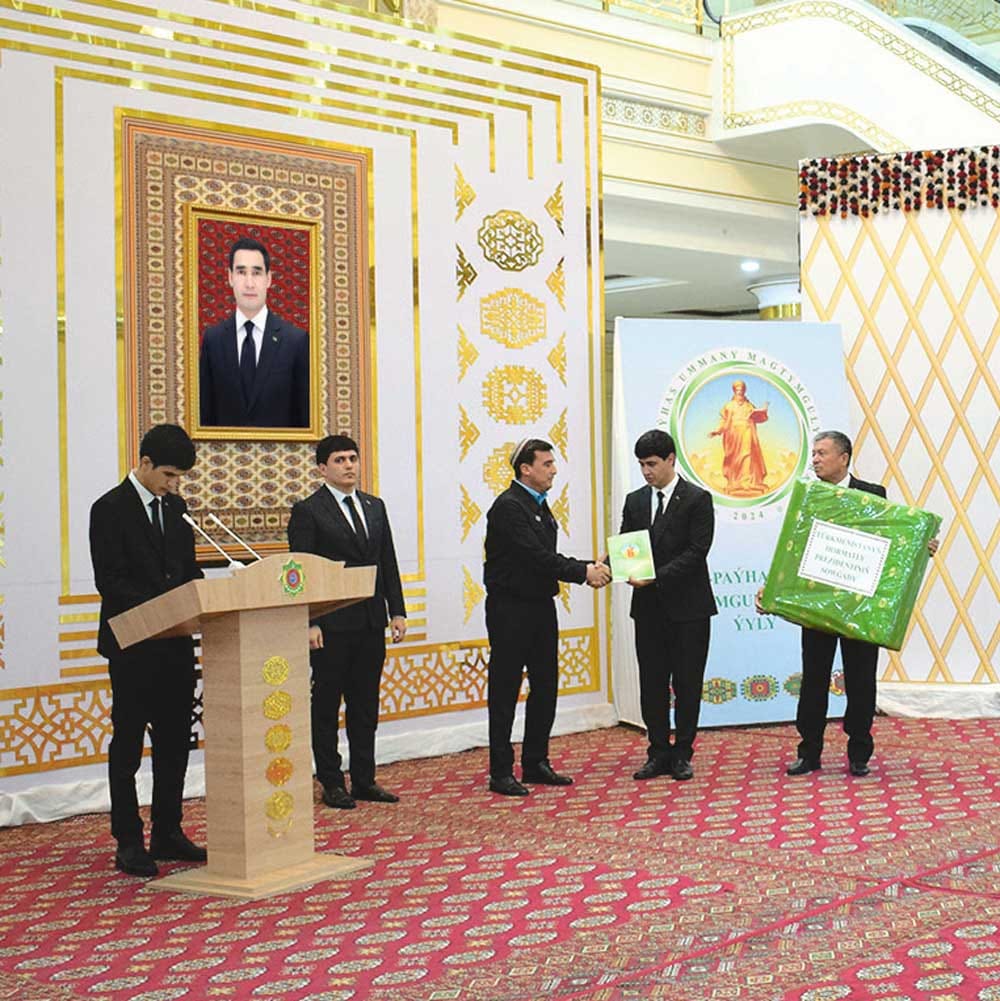 Türkmenistanda iň gowy awtoulag sürüjileri yglan edildi