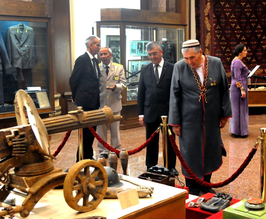 В Ашхабаде работает выставка «Бесстрашным героям – вечная слава»