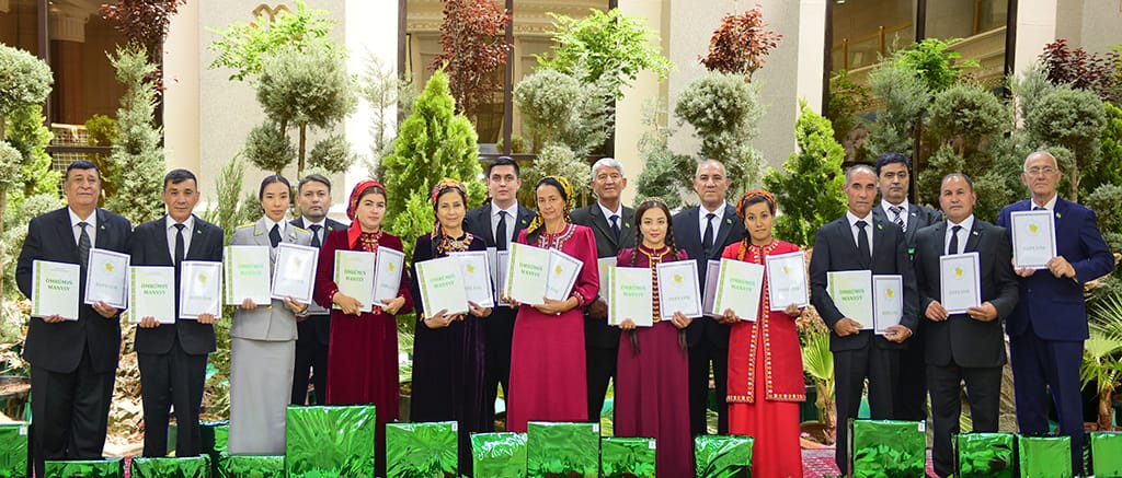 В Ашхабаде наградили победителей творческого конкурса «Природа Туркменистана – источник вдохновения»