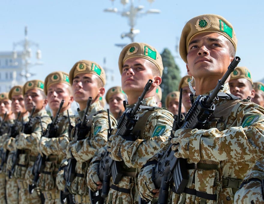 Президент Туркменистана подписал Указ об увольнении в запас военнослужащих и очередном воинском призыве