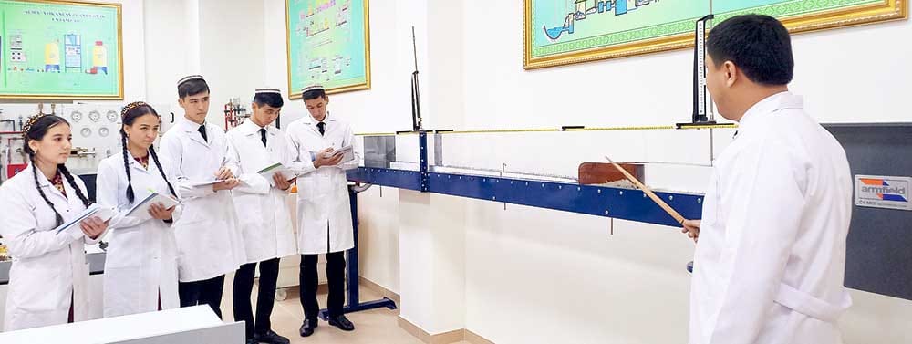 Talyplar Arkadag şäheriniň lagym suwuny gaýtadan işleýän desgada göçme okuw-önümçilik tejribeliginde boldular