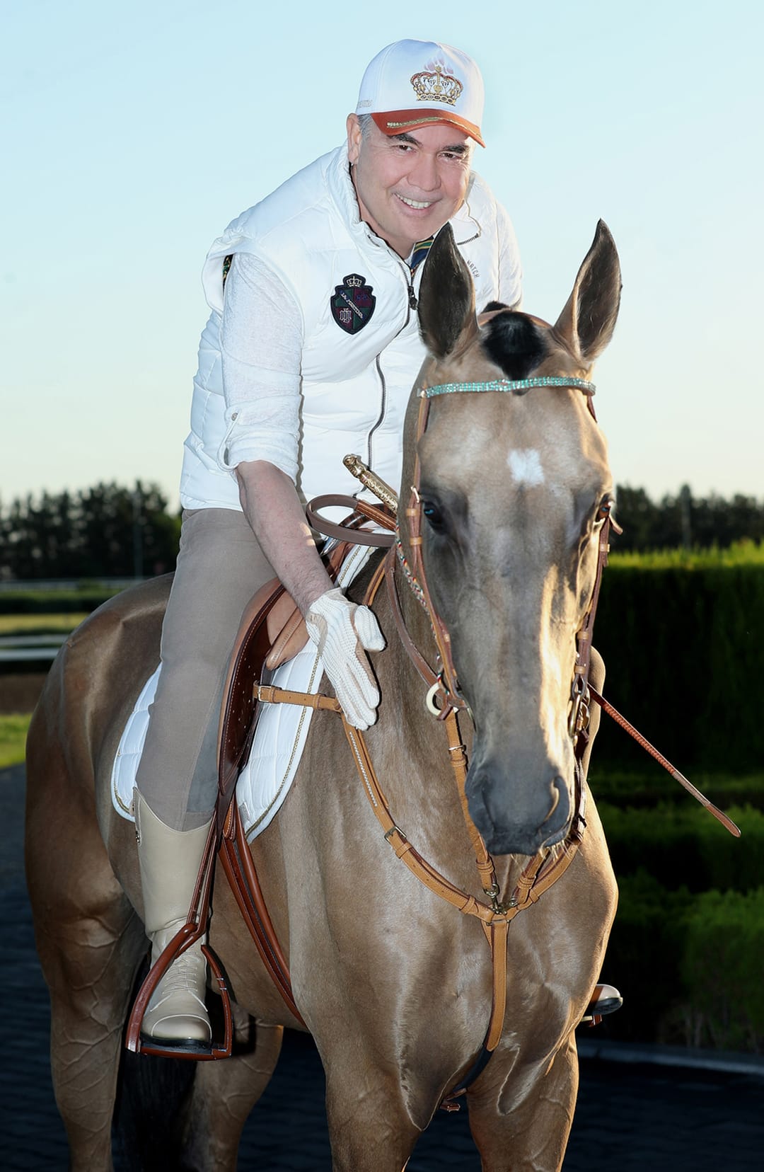 Türkmenistanyň Prezidenti Ahalteke atçylyk toplumyna bardy