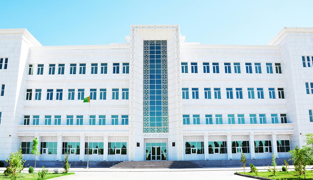 Определены лучшие школьные спортивные залы Дашогуза