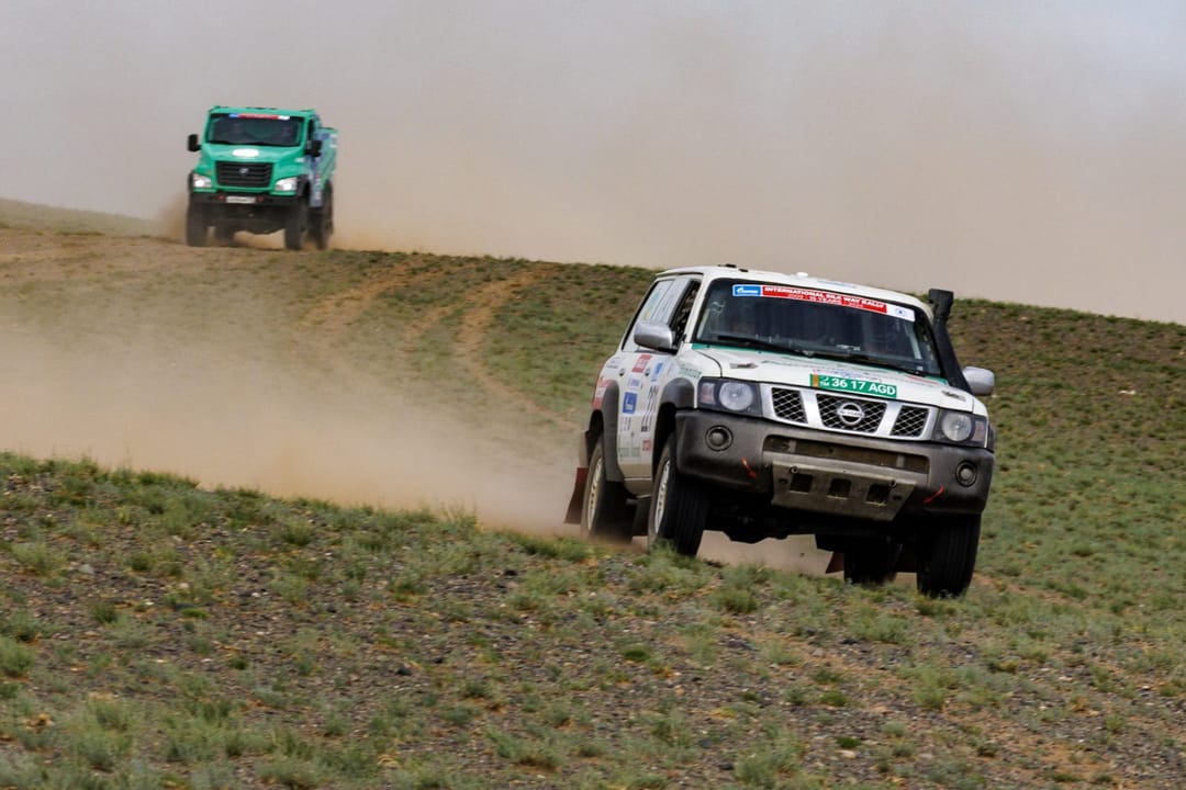 Два туркменских экипажа оказались в тройке лидеров на шестом этапе «Шёлкового пути»