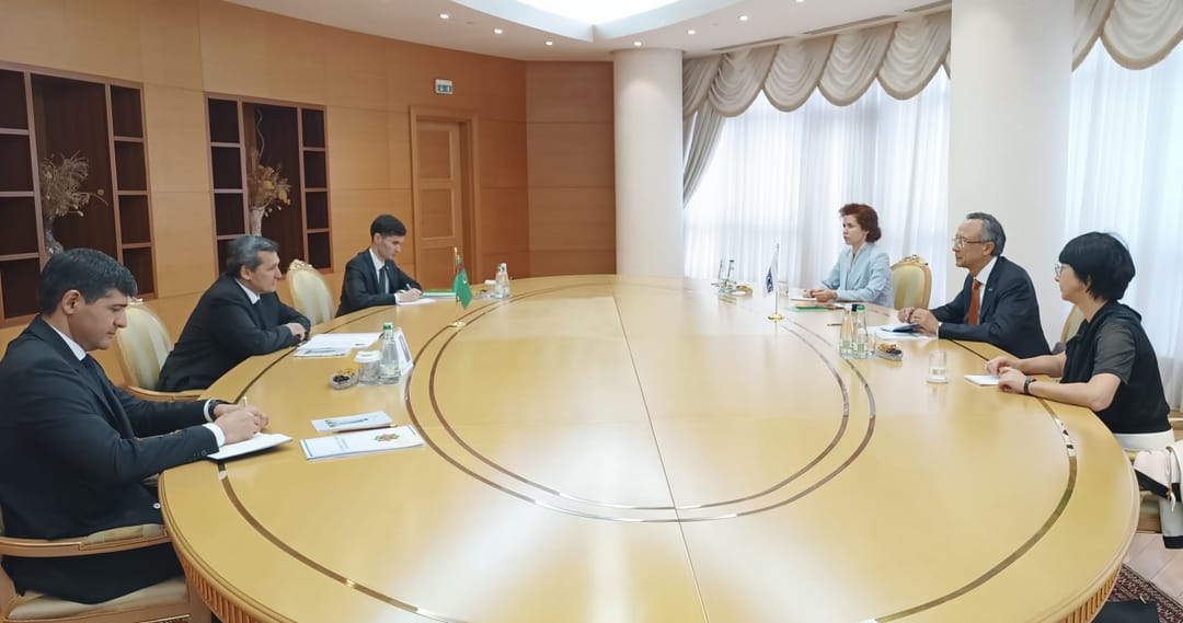 ÝHHG-niň milli azlyklaryň işleri boýunça Ýokary komissary Türkmenistanyň daşary işler ministri bilen duşuşdy