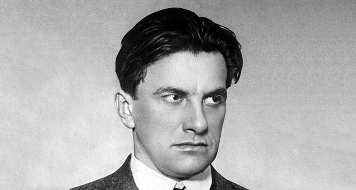 В Москве проходят мероприятия в честь юбилея Владимира Маяковского