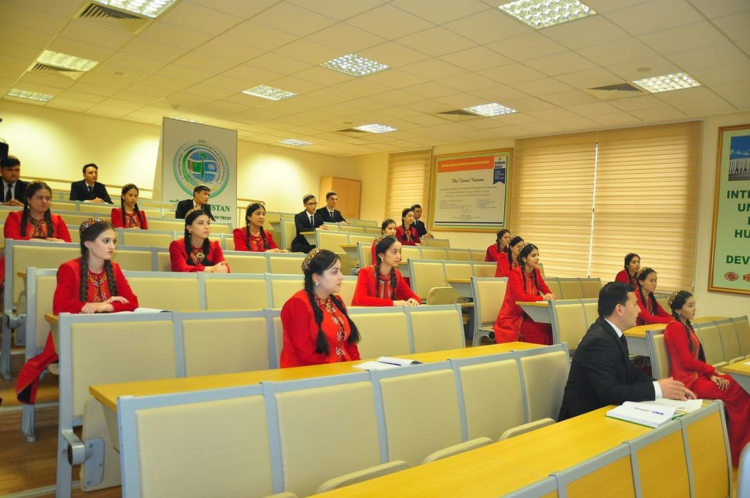 Aşgabatdaky institut dünýäniň ýaş ýokary okuw mekdepleriniň halkara  sanawyna girizildi
